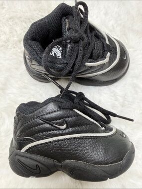 Nike Flight Team TD Infant Baby Basketball Shoes 2C Black Silver Leather Sneaker
